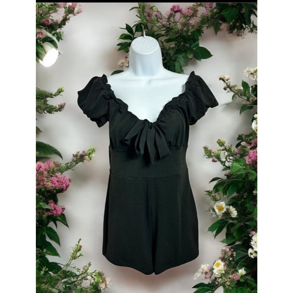 Shein Black Romper Shorts Sz Small Off the Shoulder Front Tie 2.5" Inseam - Picture 1 of 4
